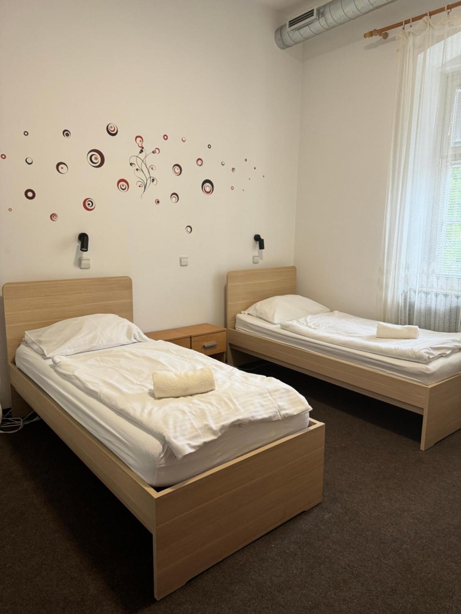 Guesthouse Pri Tonetu プトゥイ エクステリア 写真