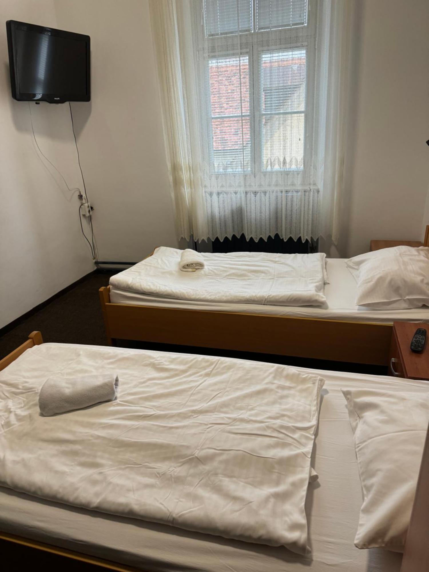 Guesthouse Pri Tonetu プトゥイ エクステリア 写真