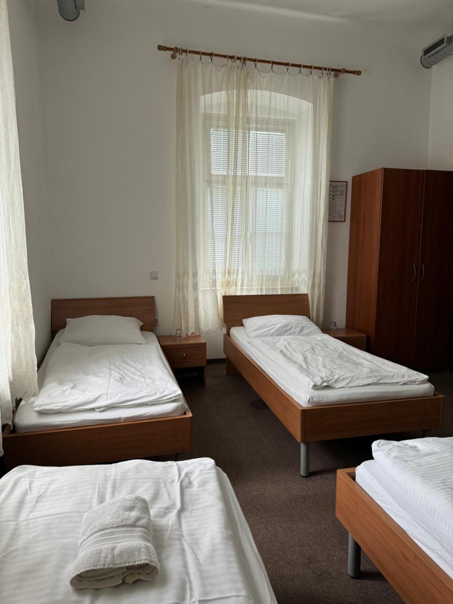 Guesthouse Pri Tonetu プトゥイ エクステリア 写真