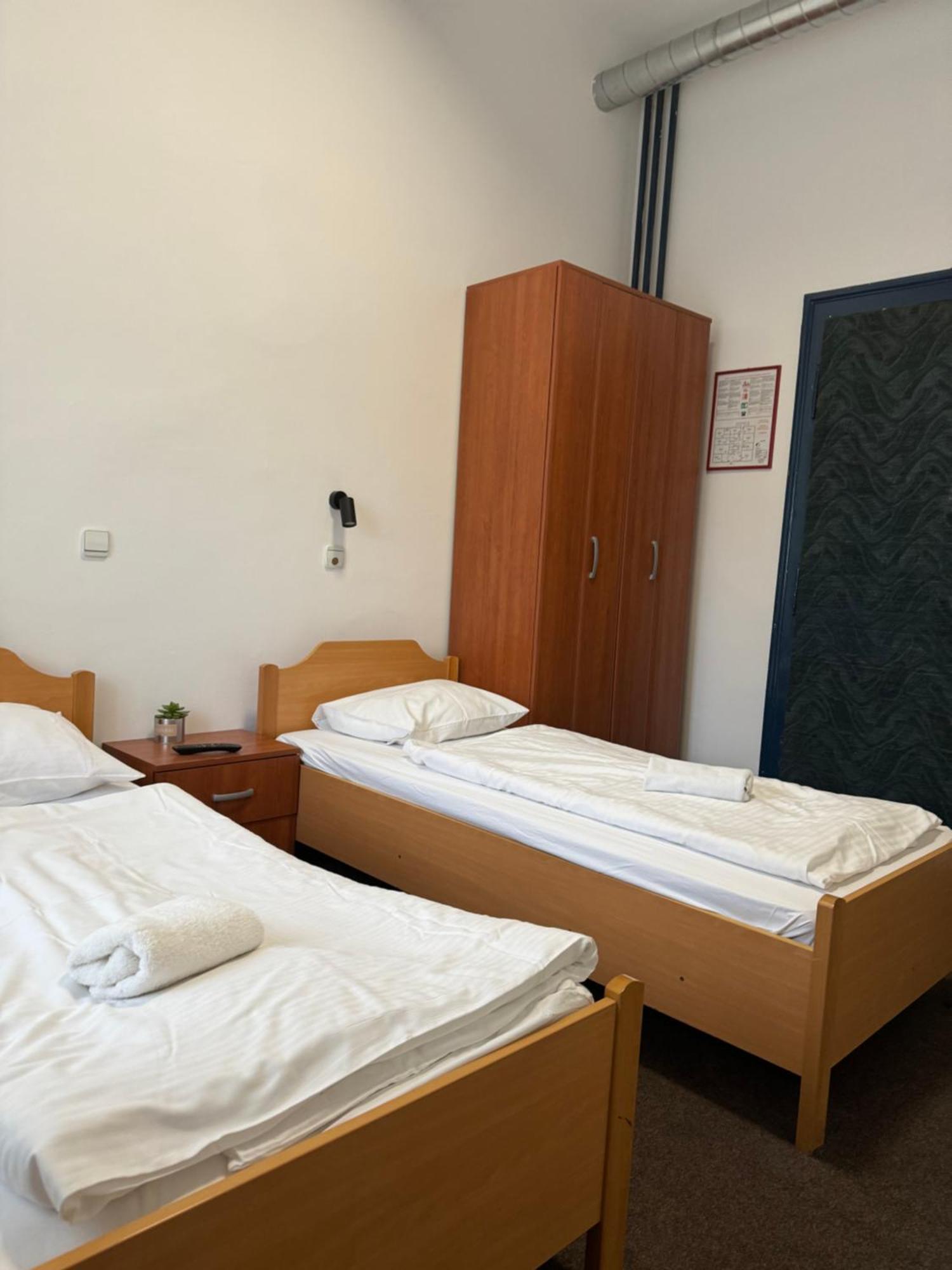 Guesthouse Pri Tonetu プトゥイ エクステリア 写真