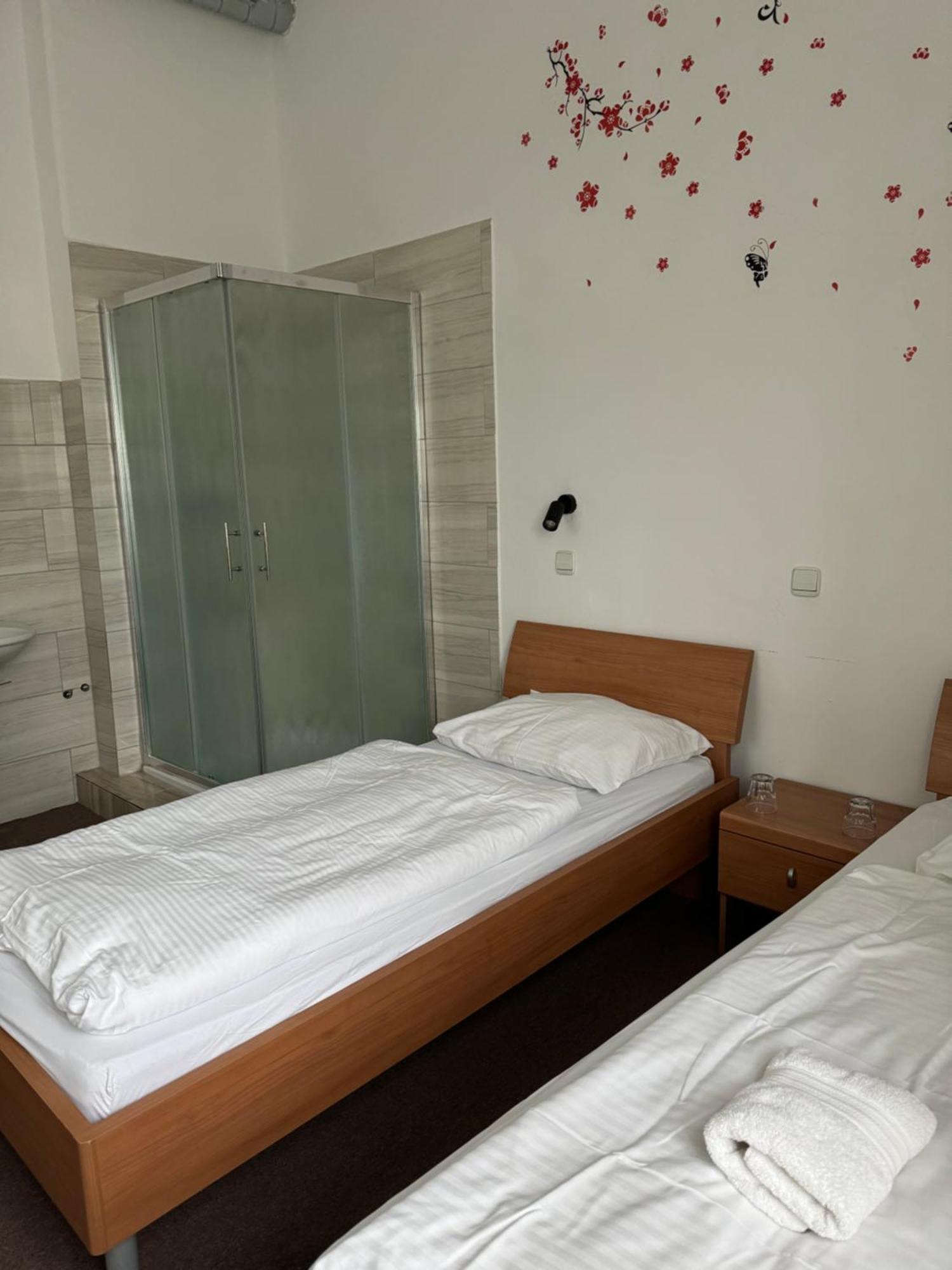 Guesthouse Pri Tonetu プトゥイ エクステリア 写真