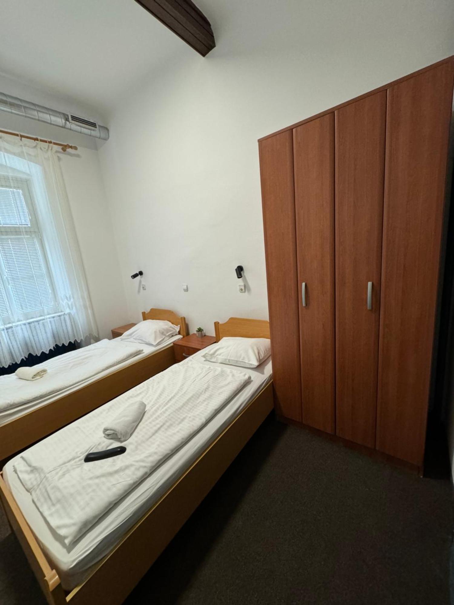 Guesthouse Pri Tonetu プトゥイ エクステリア 写真