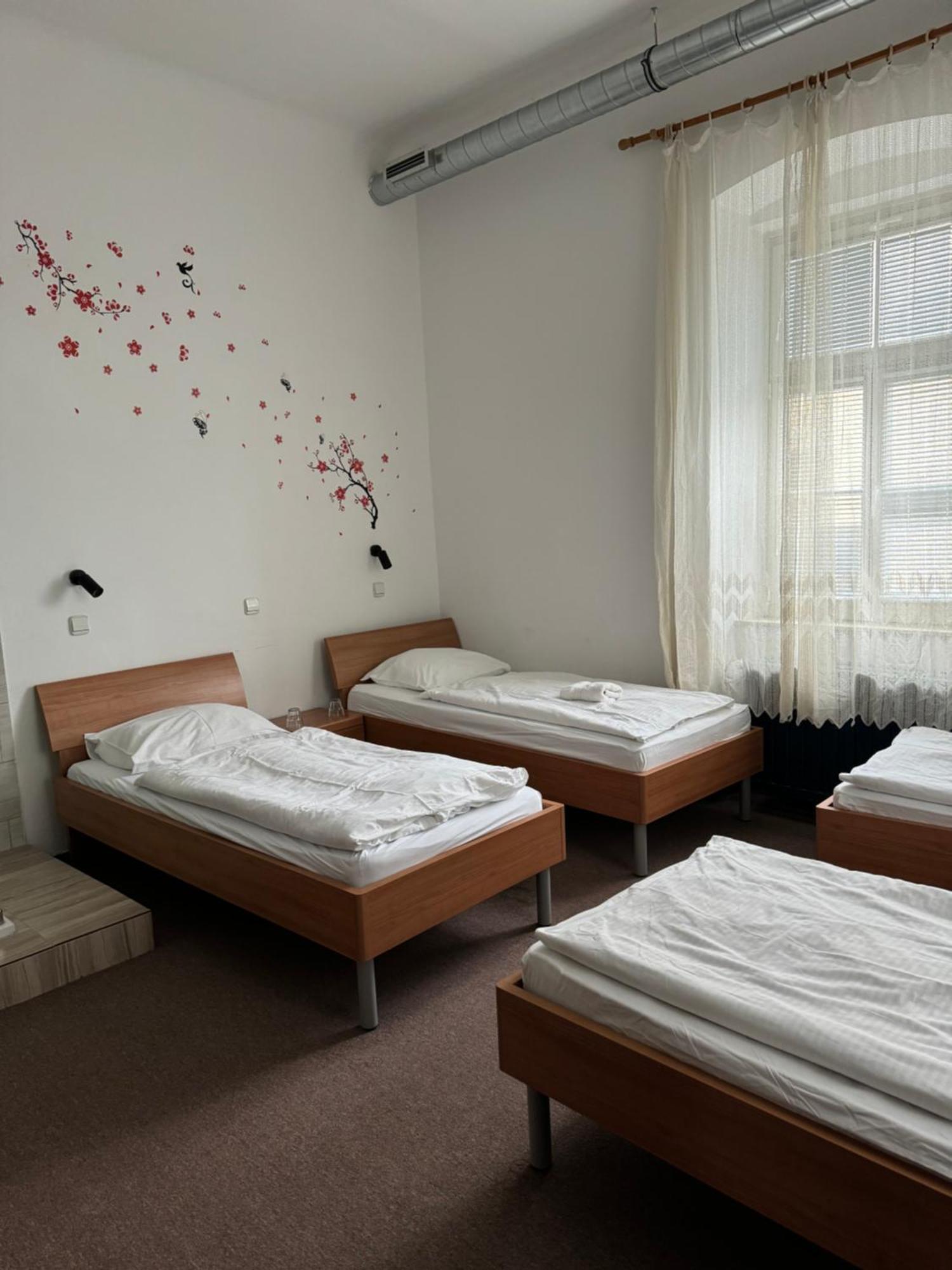 Guesthouse Pri Tonetu プトゥイ エクステリア 写真