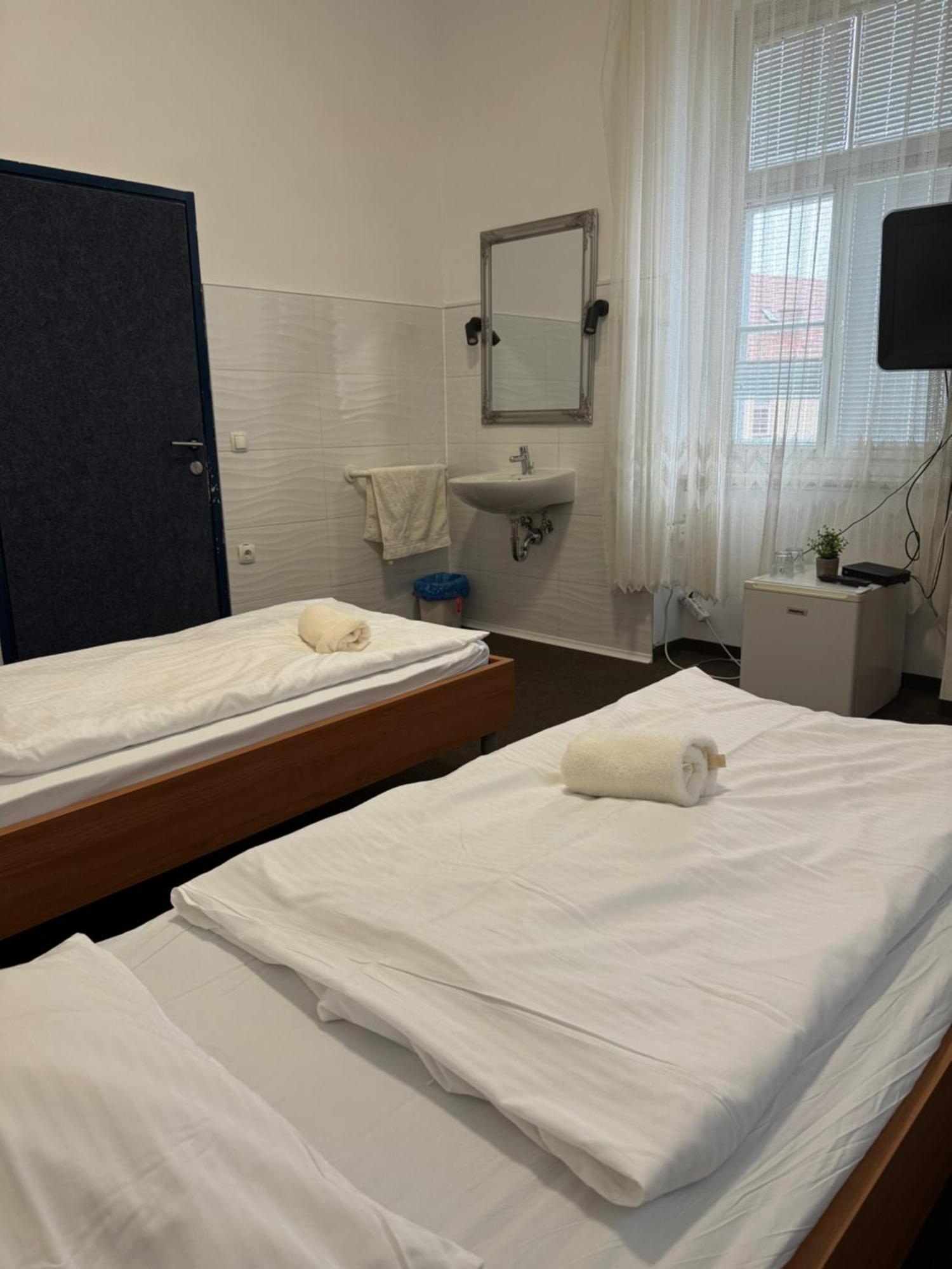 Guesthouse Pri Tonetu プトゥイ エクステリア 写真