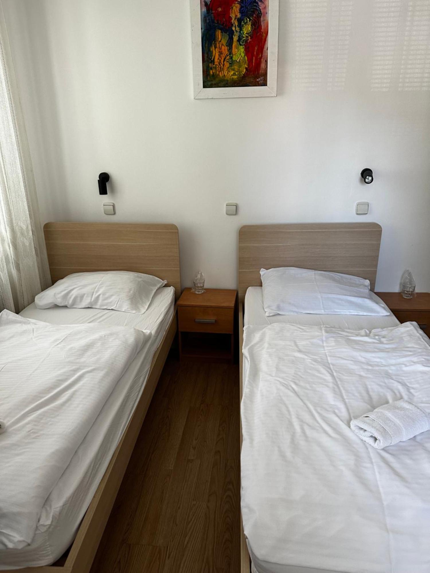 Guesthouse Pri Tonetu プトゥイ エクステリア 写真
